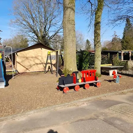 Gezellig Ingerichte Blokhut Op Rustig Park!