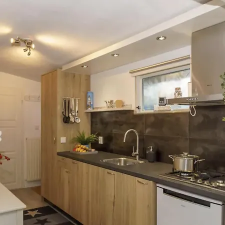 Gezellig Ingerichte Blokhut Op Rustig Park! Chalet Putten