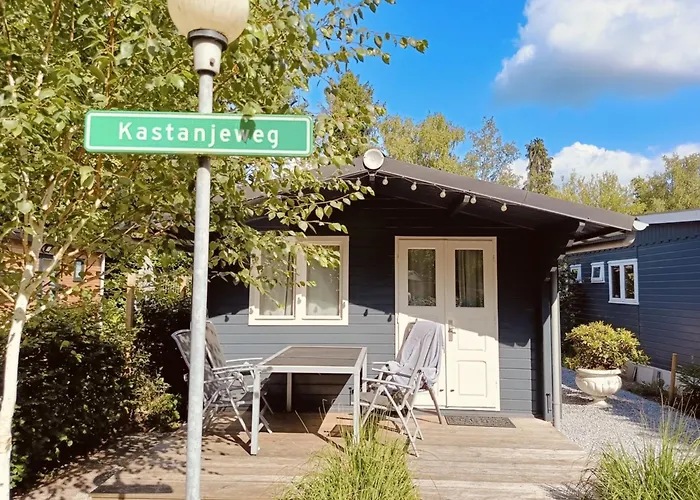 בקתה Gezellig Ingerichte Blokhut Op Rustig Park! *