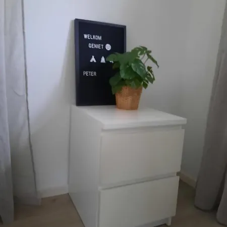 Gezellig Ingerichte Blokhut Op Rustig Park! 木屋 *